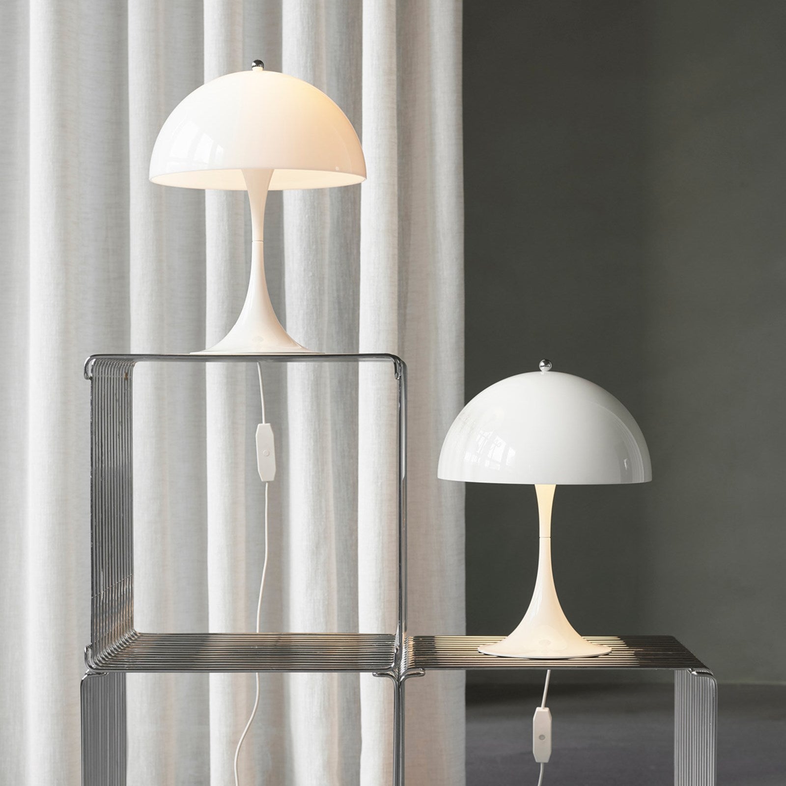 Louis Poulsen Panthella 320 Table Lamp, Table Lamp Designed by Verner  Panton (High-Gloss Chrome-Plated) : : Lighting
