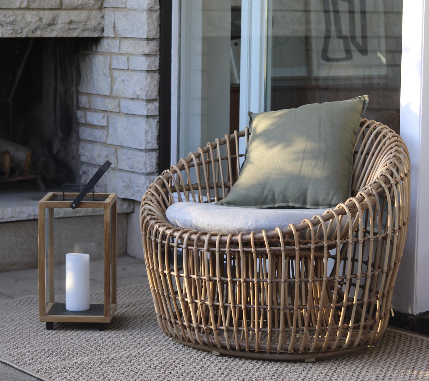 Wicker round best sale chair outdoor